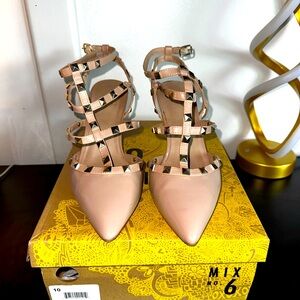 Mix No. 6 Studded T Strap Women Sz 10